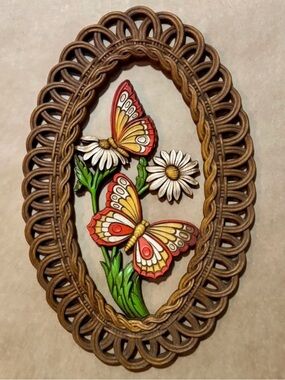 Vintage 1978 Coppercraft Guild Butterfly Daisy Wall Hanging Wicker Look 15”